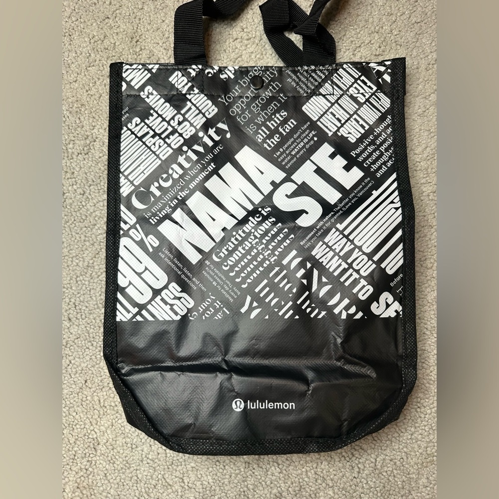 9 x 12 lululemon shopping bag